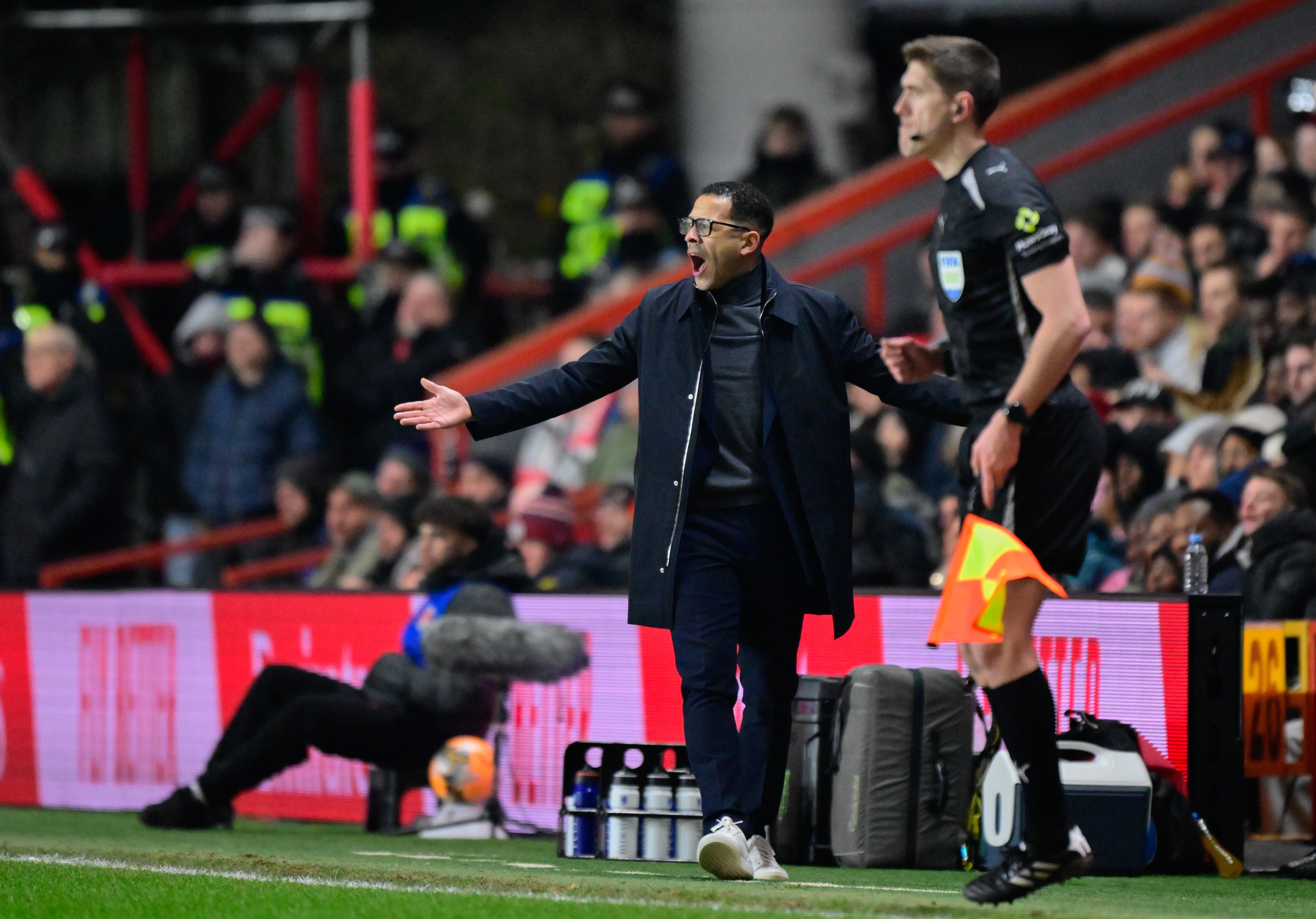 世界杯八强名单-合同剩6年！记者：切尔西高层担忧罗塞尼尔能力，可能今夏换帅
